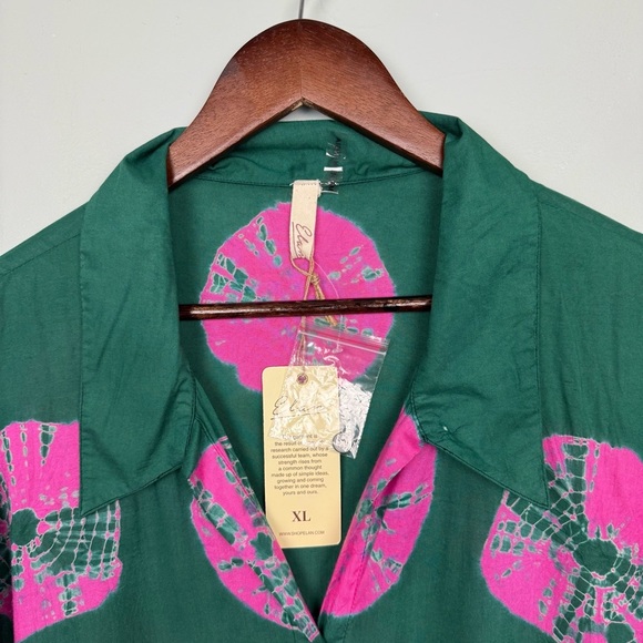 Elan Sand Dollar Button Down in Pink/Green - Picture 7 of 10